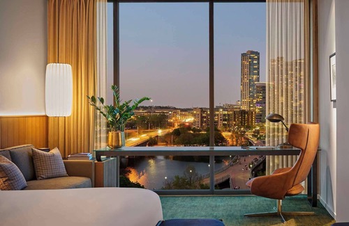 Zilker Hotel | Discover The Loren at Lady Bird Lake - 5-Star Eco-Friendly Escape