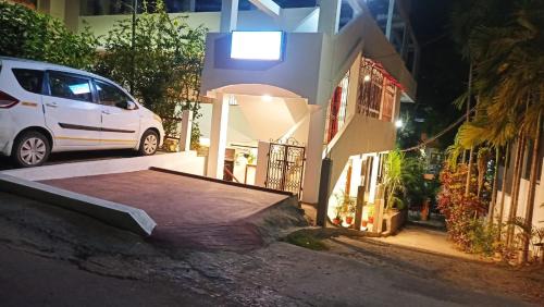 Rajiv Gandhi Nagar Bed & Breakfast | Welcoming The Lotus Home: Rated 9/10 with Breakfast Included