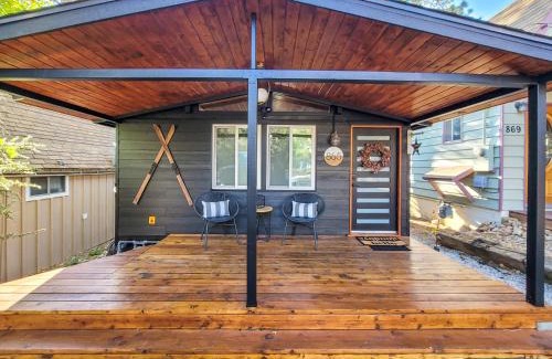 Sugarloaf Apartment | Cozy Retreat at The Love Shack Big Bear - Pet Friendly & Spa
