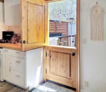 Sugarloaf Apartment | Cozy Retreat at The Love Shack Big Bear - Pet Friendly & Spa
