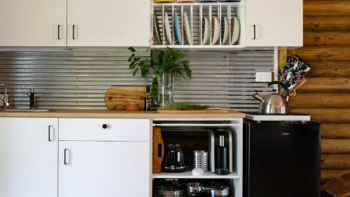 Wheatsheaf House | Serene Love Shack for a Digital Detox Getaway