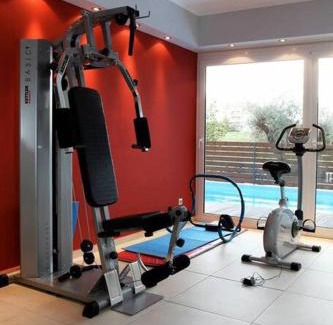 Palaio Faliro Apartment | Cozy Love Suite 1 in Athens Riviera with Pool & Kitchen