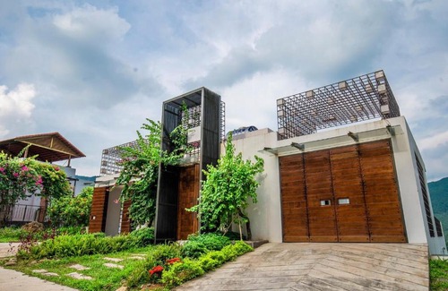 Tam Dao Villa | Discover The Luciola Tam Đảo - Poolside Relaxation Awaits