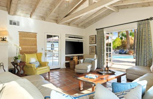 El Mirador House | Discover The Lucy House: Pet-Friendly Family Retreat