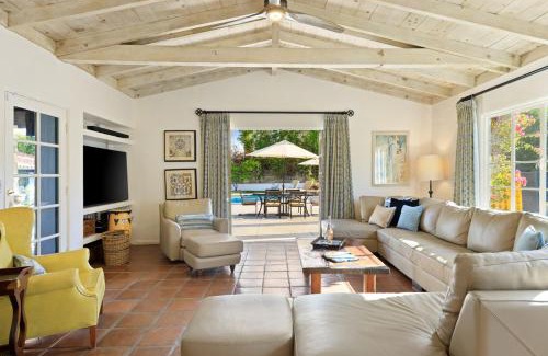 El Mirador House | Discover The Lucy House: Pet-Friendly Family Retreat