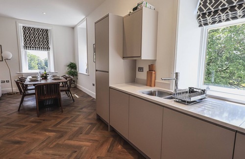 Newland Near Ulverston Cottage | The Lucy Suite Stone Cross Mansion