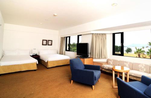 Higashi-ku Hotel | Relax at The Luigans Spa and Resort with Oceanfront Bliss