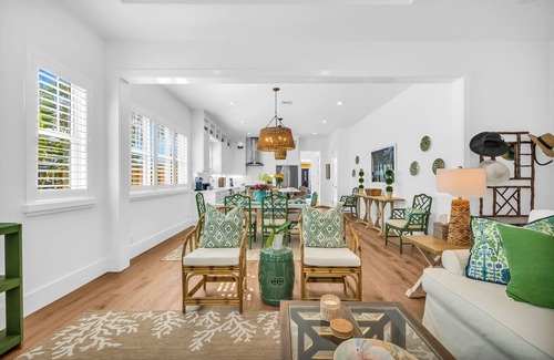 Grandview Heights House | Premier Sunshine Villa with Private Pool and Spa Amenities