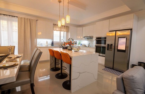 New Kingston Apartment | Exclusive Amenities at The Chateau - Rated 10/10 by Guests
