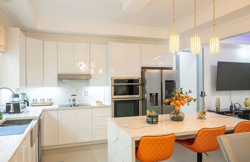 New Kingston Apartment | Exclusive Amenities at The Chateau - Rated 10/10 by Guests