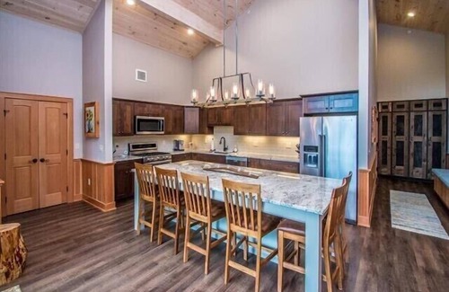North Conway Condo | Experience Kearsarge Brook Ski-in/Ski-out Condo Bliss