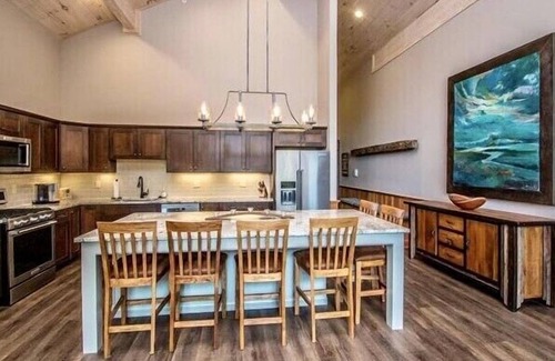 North Conway Condo | Experience Kearsarge Brook Ski-in/Ski-out Condo Bliss