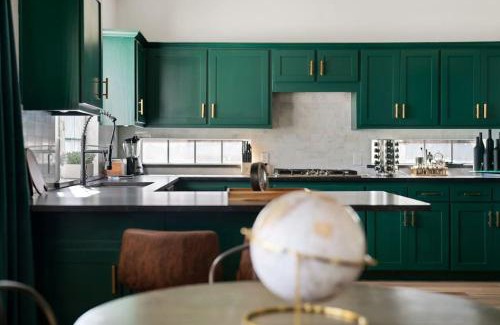 Katymead House | Experience The Mad Hatter: Heated Pool & Game Room Fun