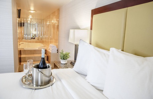 Madison Hotel | Experience The Madison Concourse Hotel & Governor's Club