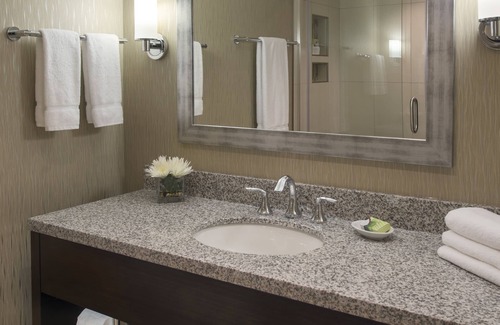 Madison Hotel | Experience The Madison Concourse Hotel & Governor's Club