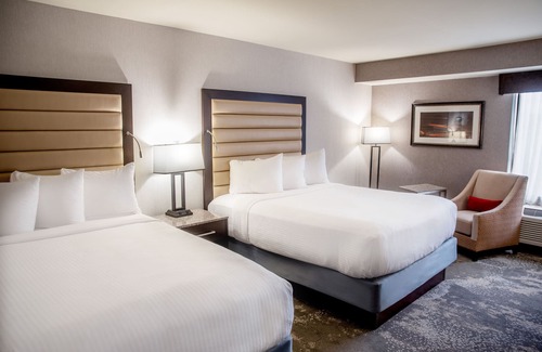 Madison Hotel | Experience The Madison Concourse Hotel & Governor's Club