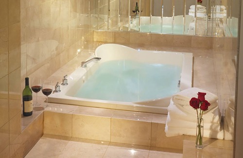 Madison Hotel | Experience The Madison Concourse Hotel & Governor's Club