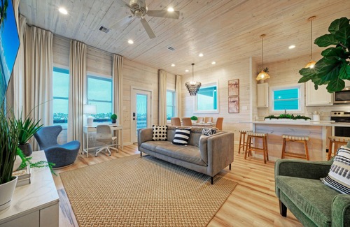 Port Aransas House | The Madison | Pool, Mustang Island Beaches & Port A Fun Nearby