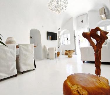 Messaria Apartment | Enchanting Oceanfront Suites with Breakfast & Top Ratings