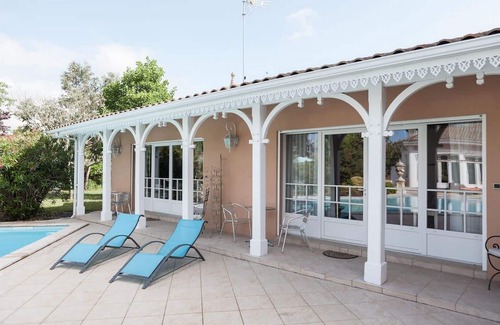 Audenge Cottage | Discover the Magic of Basin with Ocean View & Spa