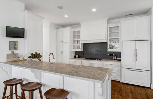 Morristown House | Experience Lakefront Luxury at The Magnolia Villa