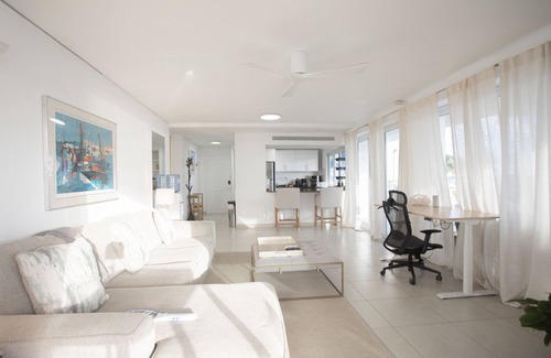 Maho Condo | Discover Maho Hideaway: Beachfront Bliss on Sunset