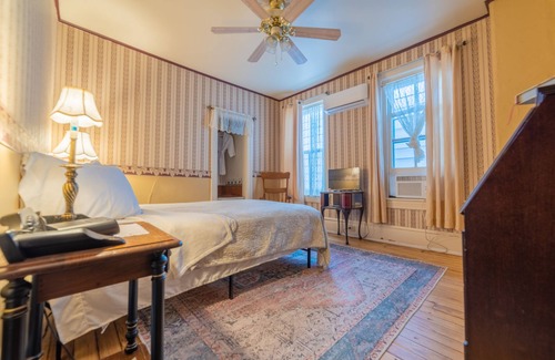 Cumbola Bed & Breakfast | Rated 9.6/10: The Maid's Quarters B&B with Breakfast