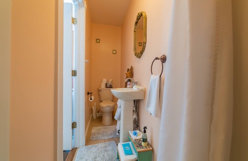 Cumbola Bed & Breakfast | Rated 9.6/10: The Maid's Quarters B&B with Breakfast