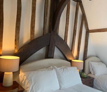 Canterbury Hotel | Relax at The Maidens Chambers: Family-Friendly Retreat