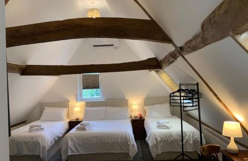 Canterbury Hotel | Relax at The Maidens Chambers: Family-Friendly Retreat