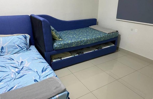 Seri Kembangan Apartment | Kid-Friendly Haven with Pool: The Makcik's @UNIV360