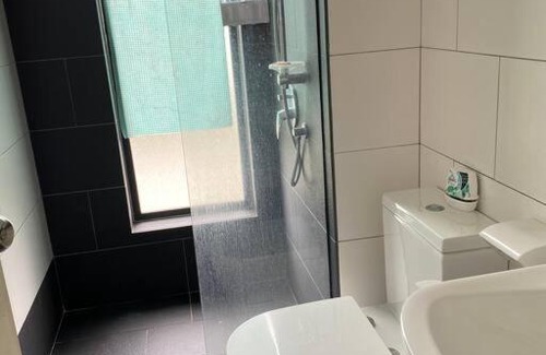 Seri Kembangan Apartment | Kid-Friendly Haven with Pool: The Makcik's @UNIV360