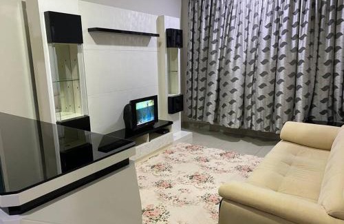 Seri Kembangan Apartment | Kid-Friendly Haven with Pool: The Makcik's @UNIV360