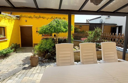 Kriebitzsch House | Discover The Malcherhaus: Family-Friendly with Breakfast Included
