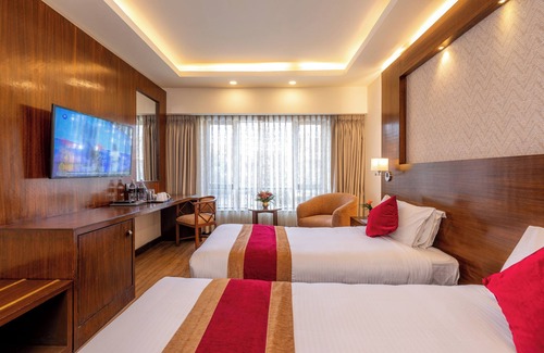 Thamel Hotel | Elegant Stay at The Malla Hotel with Pool and Spa