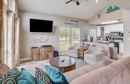 Burnet House | The Mallard on Lake Buchanan Dam | House in Burnet