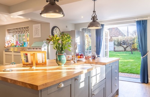 Dersingham Apartment | Discover The Malthouse: Top-Rated Hotel in Dersingham