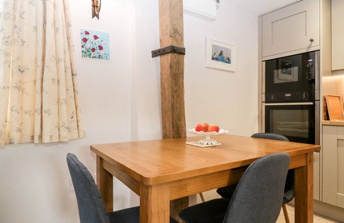Blandford Forum Cottage | Pet-Friendly Escape at The Malthouse with Garden Relaxation