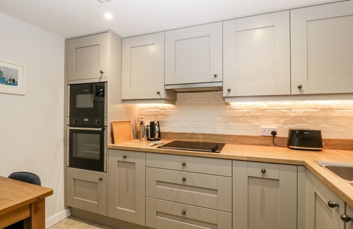 Blandford Forum Cottage | Pet-Friendly Escape at The Malthouse with Garden Relaxation