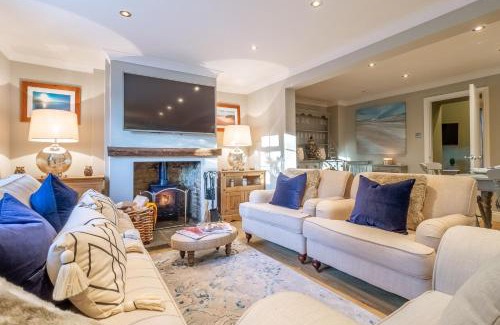 Dersingham House | Unforgettable Stay at The Malthouse - 10/10 Guest Rated!