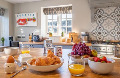 Dersingham House | Unforgettable Stay at The Malthouse - 10/10 Guest Rated!
