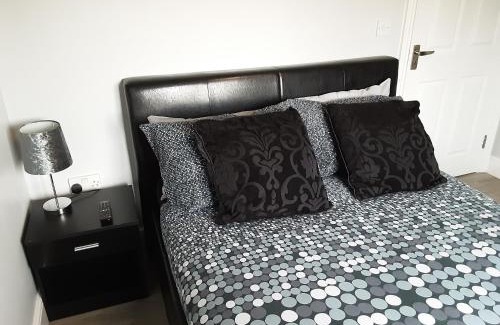 Shepton Mallet Apartment | Stylish The Maltings - Apartments 1 for Your Next Getaway