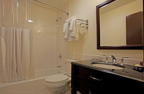 Mammoth Lakes Hotel | Relaxing Getaway at The Mammoth Creek Inn with Spa & Breakfast