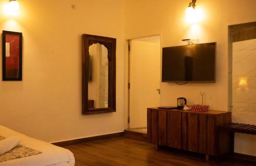 Mandore Bed & Breakfast | Experience the Mandore Guest House with Oceanfront Views