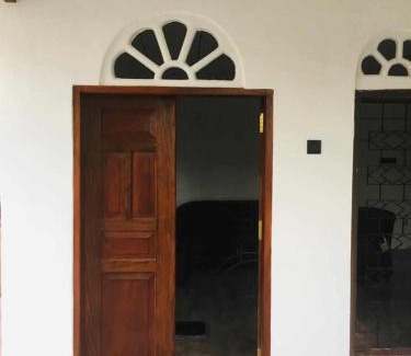 Welipitiya Villa | Relax at The Mango Tree Villa with Oceanfront Views