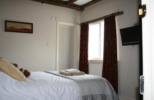 Linton-on-Ouse Bed & Breakfast | Highly Rated The Manor Guest House with Family-Friendly Amenities