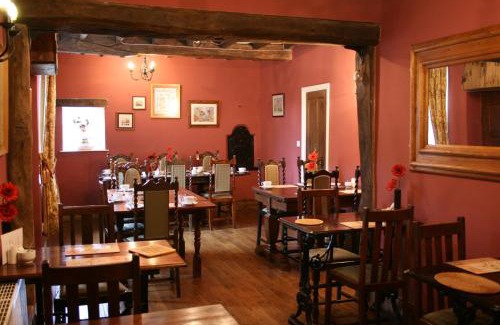 Linton-on-Ouse Bed & Breakfast | Highly Rated The Manor Guest House with Family-Friendly Amenities