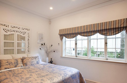 Vaucluse House | The Manor House, Vaucluse (IH) - Secluded Elegance: Four-Bedroom Manor with Parking near Watsons Bay & Bondi Beach