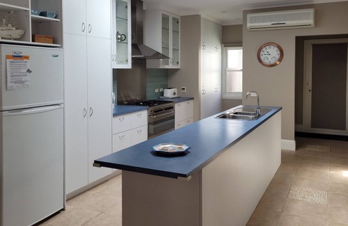 Queenscliff House | Top-Rated Family Retreat at The Manse - Queenscliff
