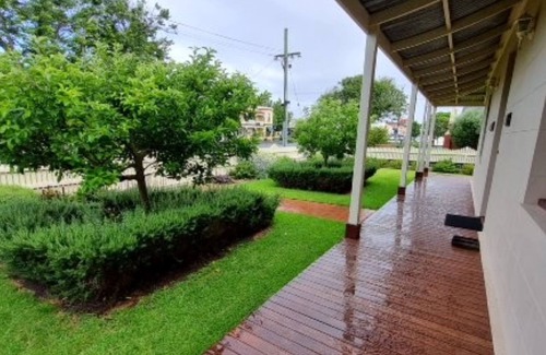 Queenscliff House | Top-Rated Family Retreat at The Manse - Queenscliff